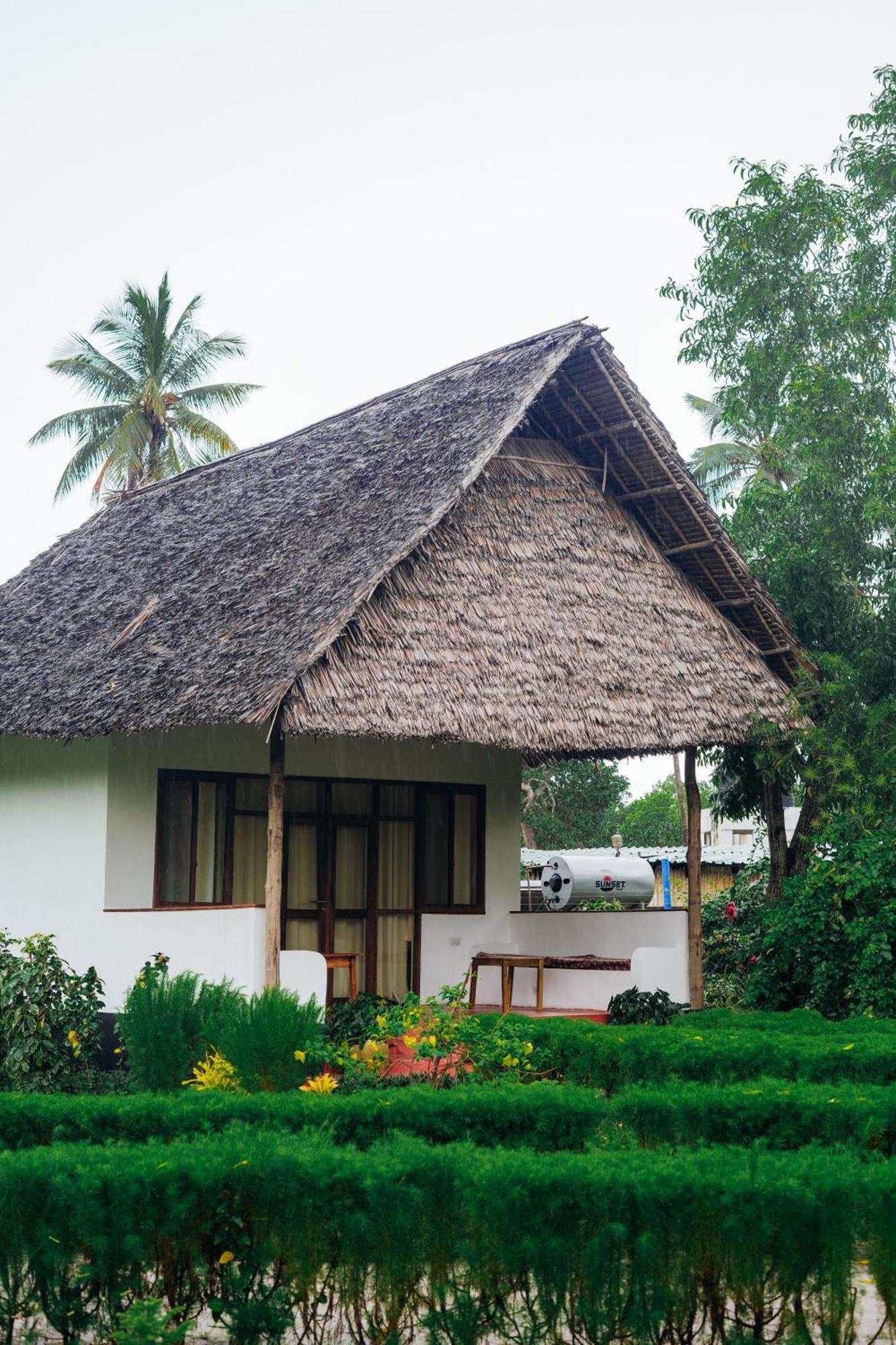 Maisara Mafia Beach Lodge Kilindoni Ngoại thất bức ảnh